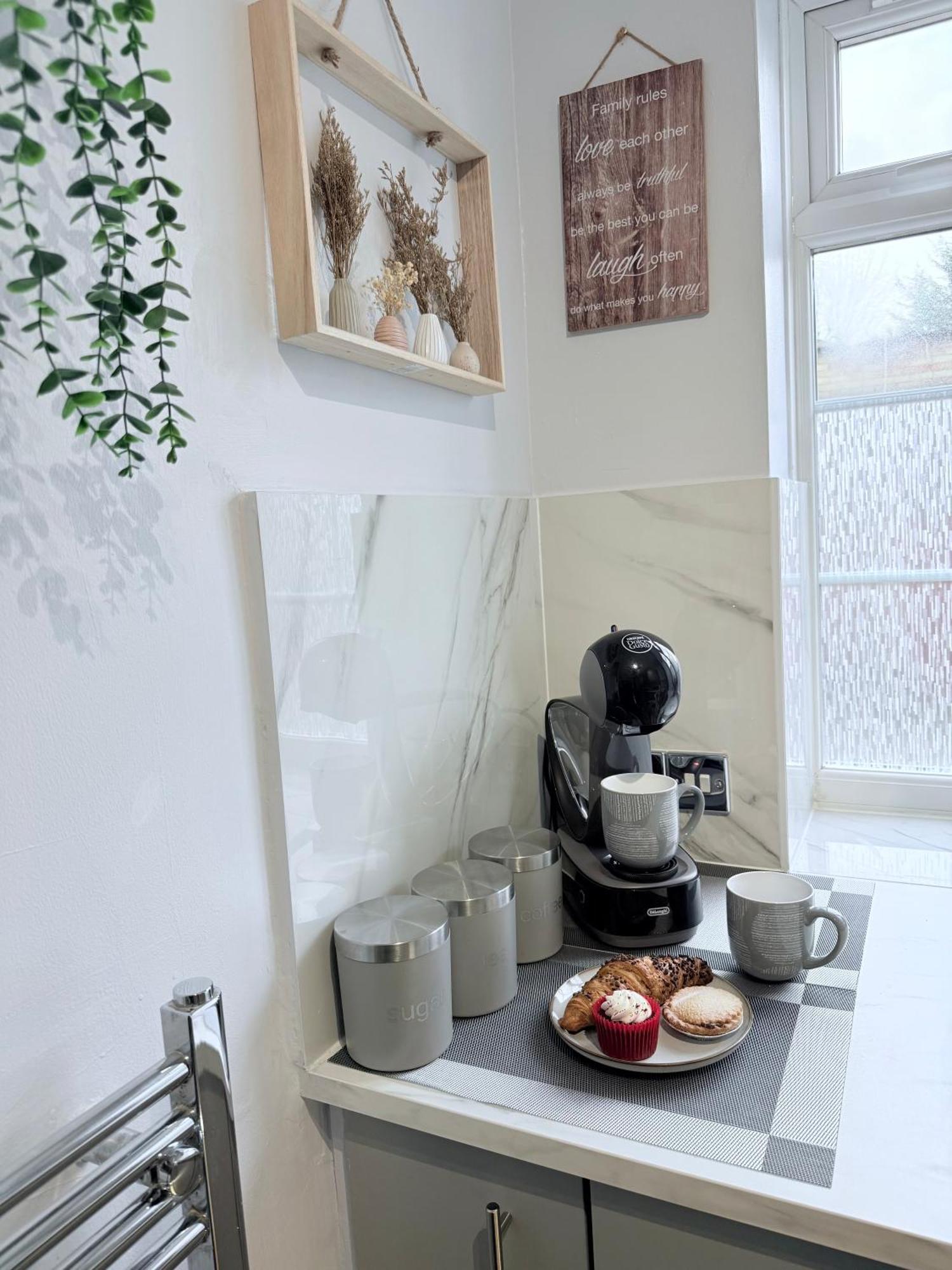 Staylondon - Sleeps 6 With Free Parking - Tourist, Concerts & Matches ภายนอก รูปภาพ